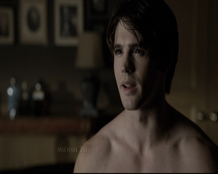 VampireDiariesWorld-dot-nl_6x02YellowLedbetter0155.jpg