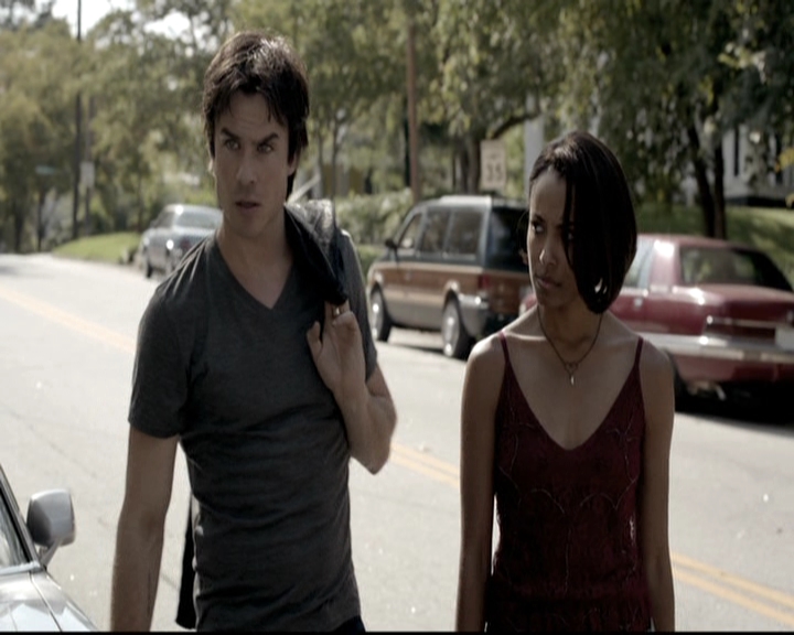 VampireDiariesWorld-dot-nl_6x02YellowLedbetter0573.jpg