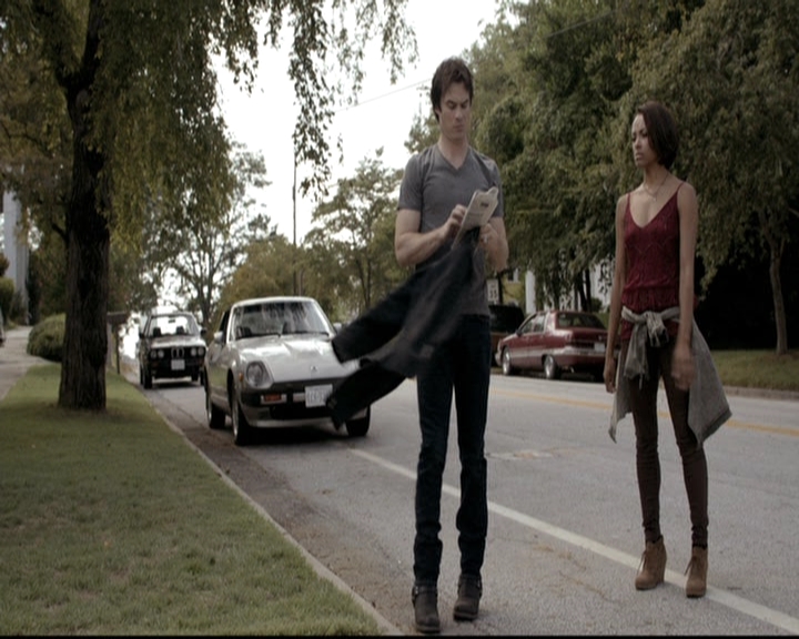 VampireDiariesWorld-dot-nl_6x02YellowLedbetter0582.jpg