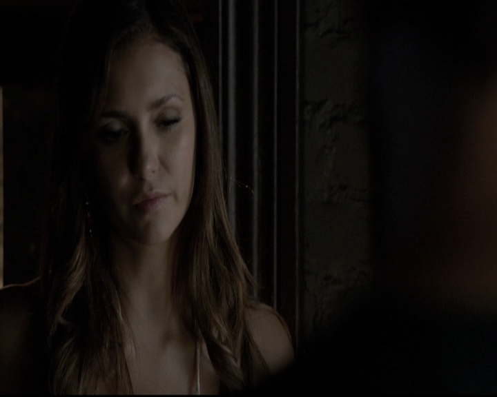 VampireDiariesWorld-dot-nl_6x02YellowLedbetter1237.jpg