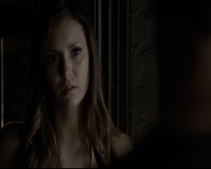 VampireDiariesWorld-dot-nl_6x02YellowLedbetter1238.jpg