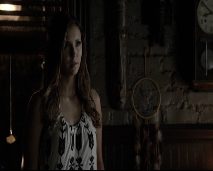 VampireDiariesWorld-dot-nl_6x02YellowLedbetter1242.jpg