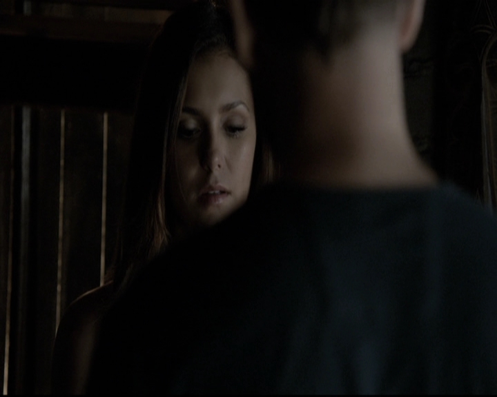 VampireDiariesWorld-dot-nl_6x02YellowLedbetter1244.jpg