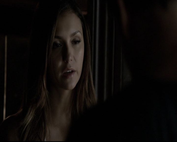 VampireDiariesWorld-dot-nl_6x02YellowLedbetter1251.jpg