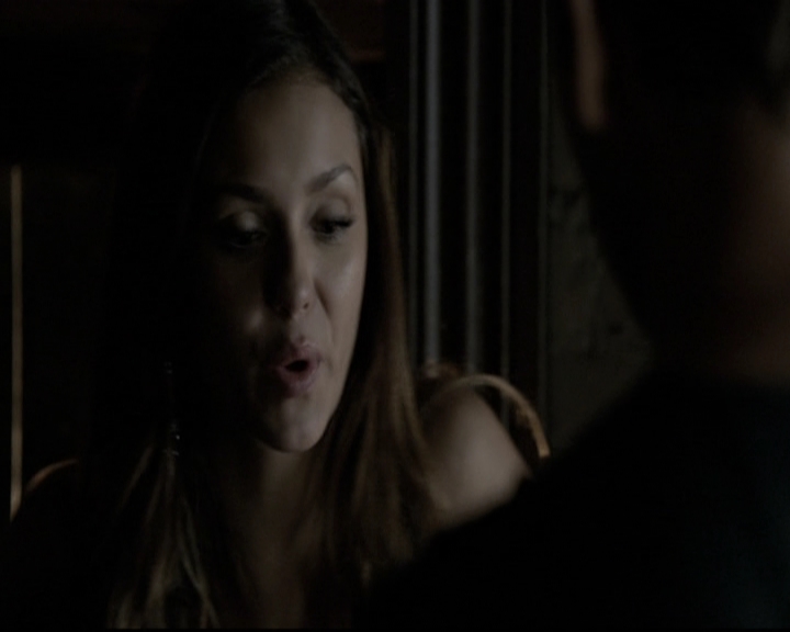 VampireDiariesWorld-dot-nl_6x02YellowLedbetter1277.jpg