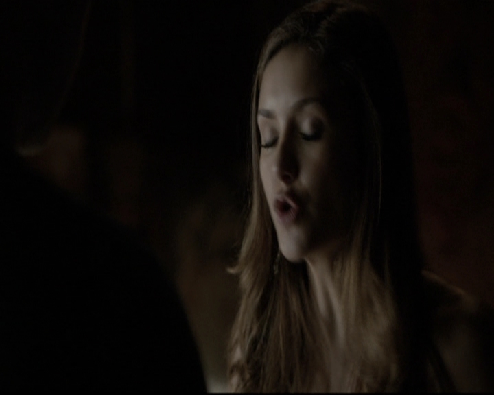 VampireDiariesWorld-dot-nl_6x02YellowLedbetter1295.jpg