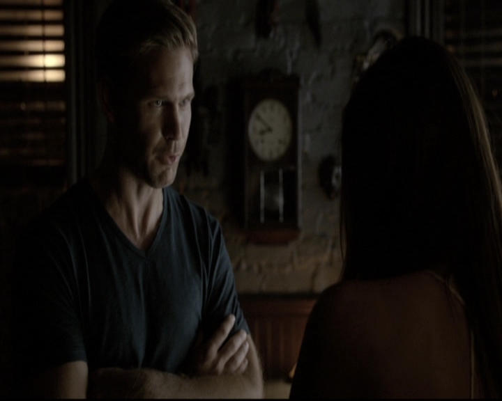 VampireDiariesWorld-dot-nl_6x02YellowLedbetter1303.jpg