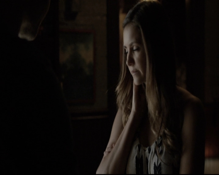 VampireDiariesWorld-dot-nl_6x02YellowLedbetter1304.jpg