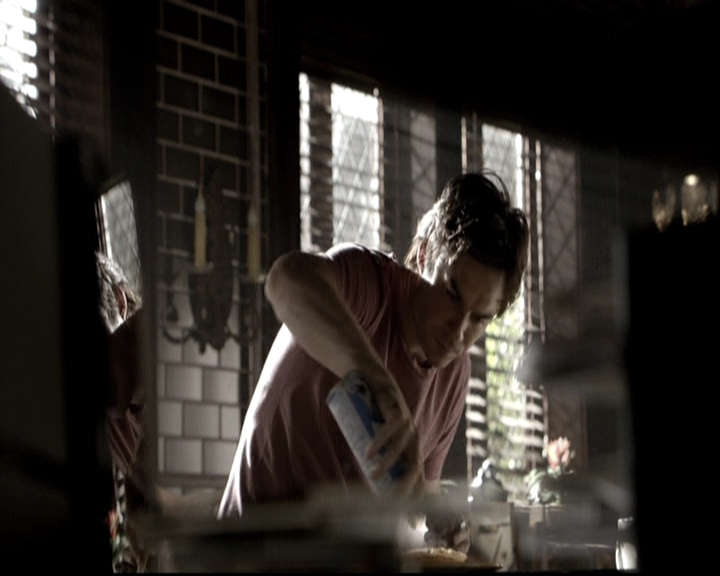 VampireDiariesWorld-dot-nl_6x02YellowLedbetter1331.jpg