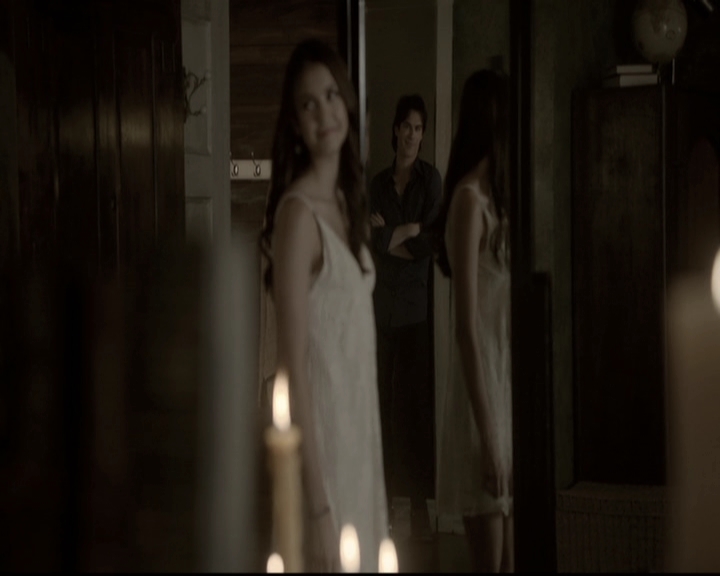 VampireDiariesWorld-dot-nl_6x02YellowLedbetter1775.jpg