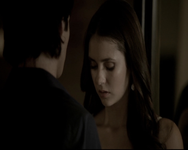 VampireDiariesWorld-dot-nl_6x02YellowLedbetter1788.jpg