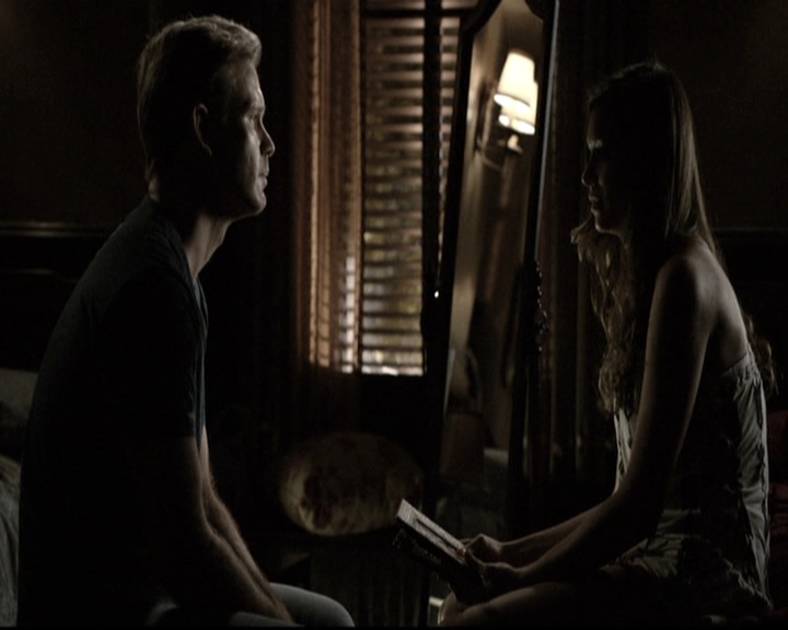 VampireDiariesWorld-dot-nl_6x02YellowLedbetter1790.jpg