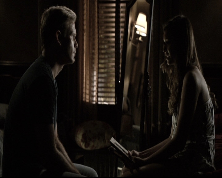 VampireDiariesWorld-dot-nl_6x02YellowLedbetter1791.jpg