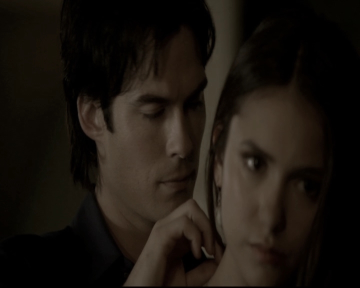 VampireDiariesWorld-dot-nl_6x02YellowLedbetter1798.jpg