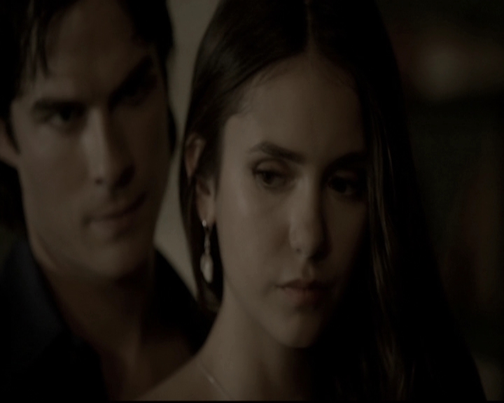 VampireDiariesWorld-dot-nl_6x02YellowLedbetter1801.jpg