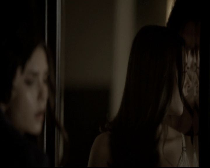 VampireDiariesWorld-dot-nl_6x02YellowLedbetter1802.jpg