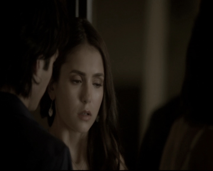 VampireDiariesWorld-dot-nl_6x02YellowLedbetter1803.jpg