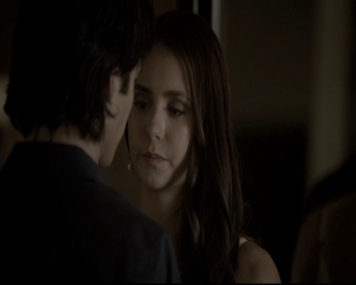 VampireDiariesWorld-dot-nl_6x02YellowLedbetter1804.jpg