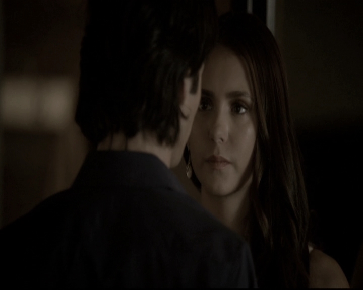 VampireDiariesWorld-dot-nl_6x02YellowLedbetter1805.jpg