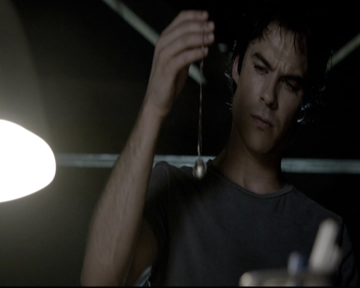 VampireDiariesWorld-dot-nl_6x02YellowLedbetter1808.jpg