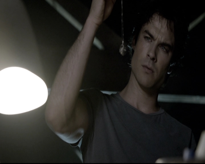 VampireDiariesWorld-dot-nl_6x02YellowLedbetter1809.jpg