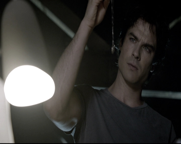 VampireDiariesWorld-dot-nl_6x02YellowLedbetter1810.jpg