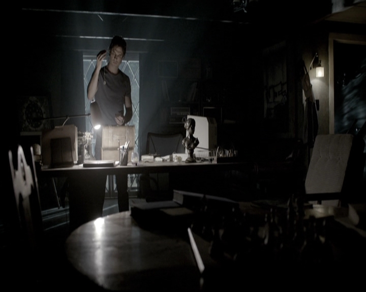 VampireDiariesWorld-dot-nl_6x02YellowLedbetter1811.jpg