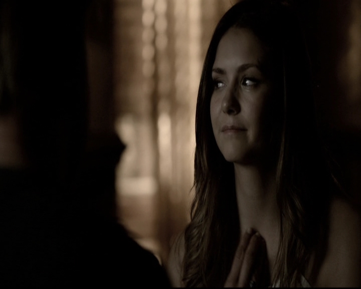 VampireDiariesWorld-dot-nl_6x02YellowLedbetter1814.jpg