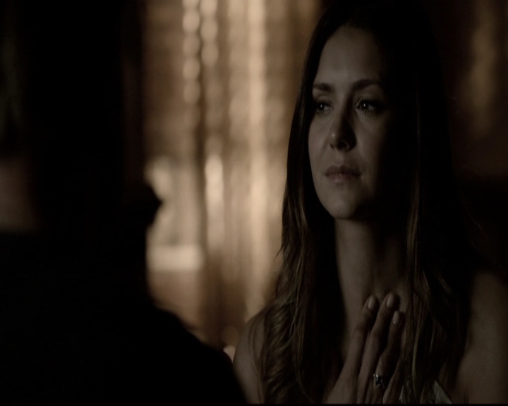 VampireDiariesWorld-dot-nl_6x02YellowLedbetter1815.jpg