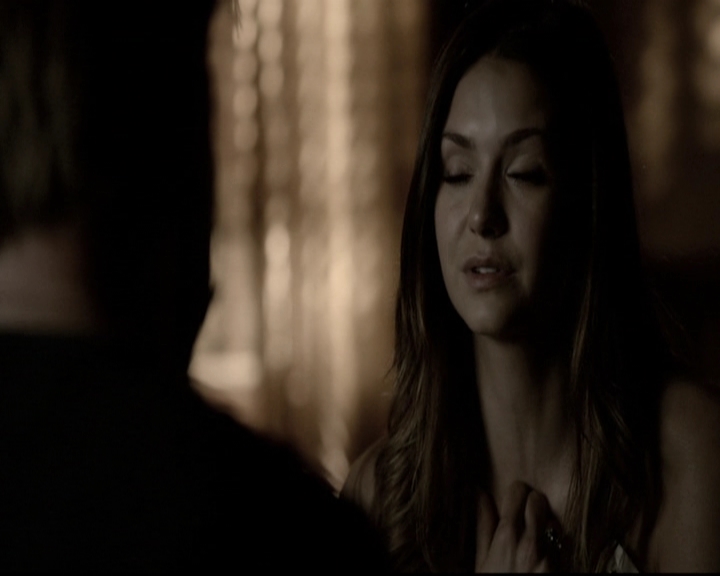 VampireDiariesWorld-dot-nl_6x02YellowLedbetter1817.jpg