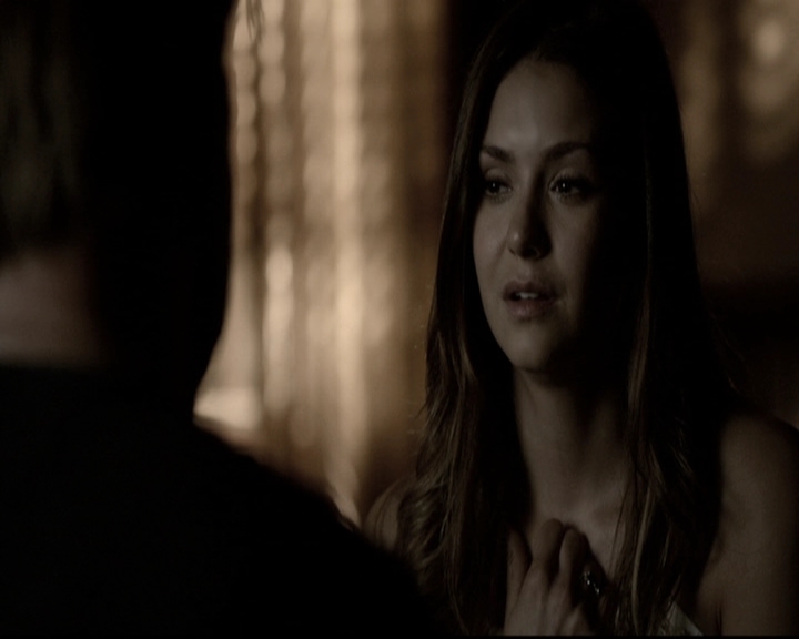 VampireDiariesWorld-dot-nl_6x02YellowLedbetter1818.jpg