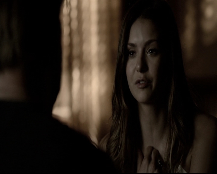 VampireDiariesWorld-dot-nl_6x02YellowLedbetter1820.jpg