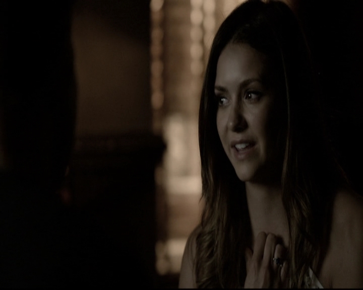 VampireDiariesWorld-dot-nl_6x02YellowLedbetter1827.jpg