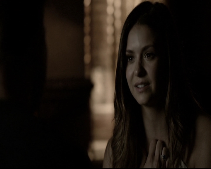 VampireDiariesWorld-dot-nl_6x02YellowLedbetter1828.jpg