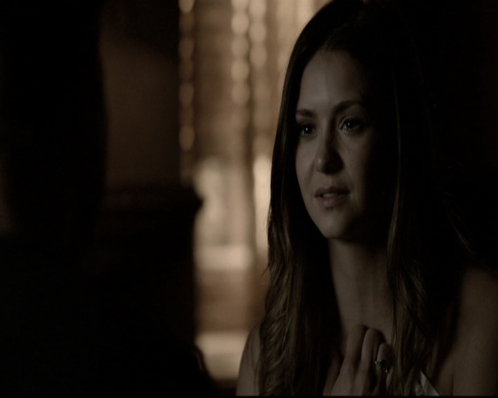 VampireDiariesWorld-dot-nl_6x02YellowLedbetter1829.jpg