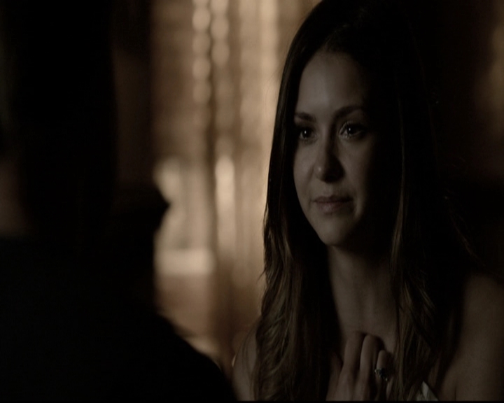 VampireDiariesWorld-dot-nl_6x02YellowLedbetter1832.jpg