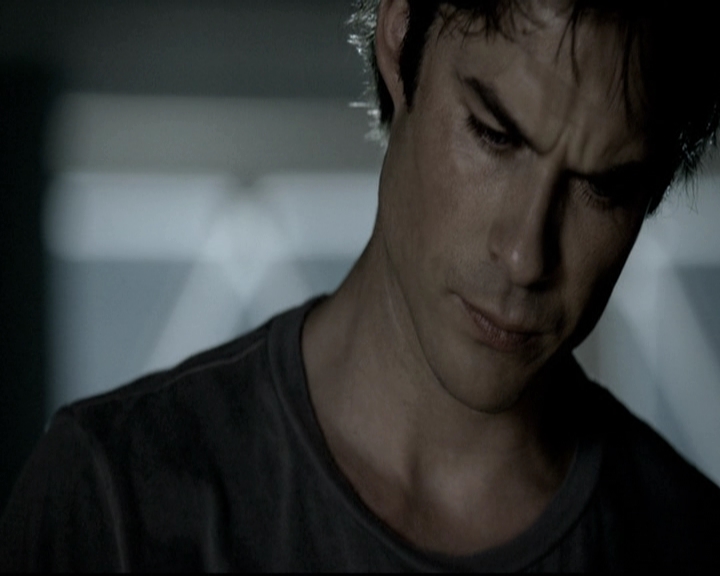 VampireDiariesWorld-dot-nl_6x02YellowLedbetter1837.jpg