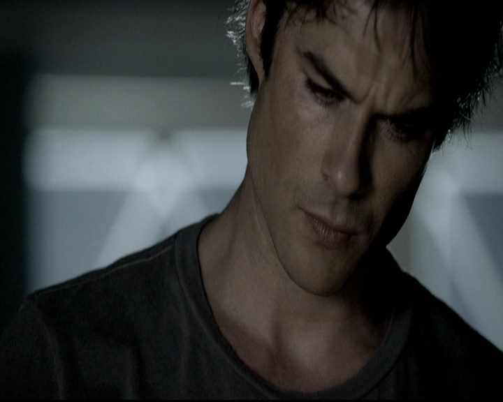 VampireDiariesWorld-dot-nl_6x02YellowLedbetter1838.jpg