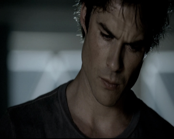 VampireDiariesWorld-dot-nl_6x02YellowLedbetter1842.jpg