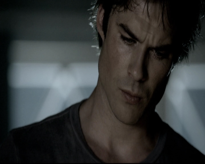 VampireDiariesWorld-dot-nl_6x02YellowLedbetter1843.jpg