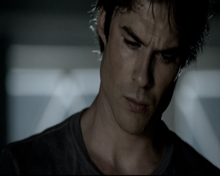 VampireDiariesWorld-dot-nl_6x02YellowLedbetter1844.jpg