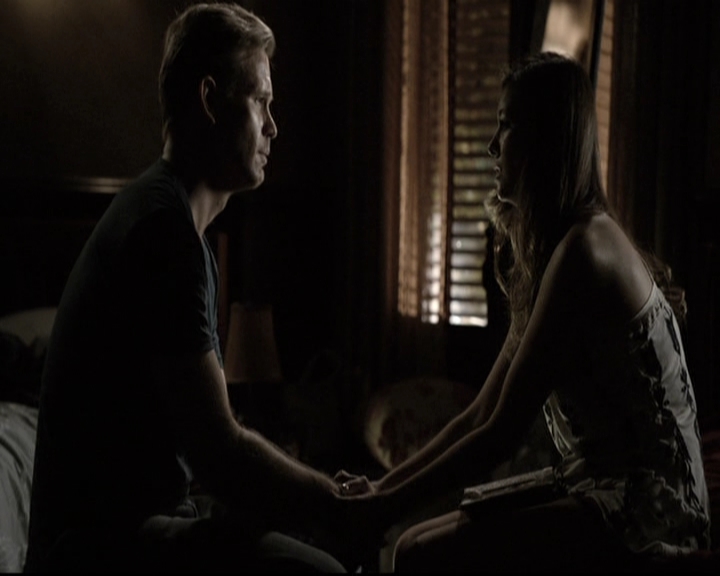 VampireDiariesWorld-dot-nl_6x02YellowLedbetter1846.jpg