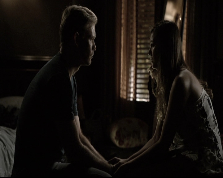 VampireDiariesWorld-dot-nl_6x02YellowLedbetter1847.jpg