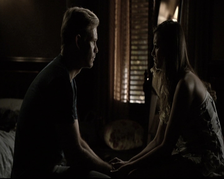 VampireDiariesWorld-dot-nl_6x02YellowLedbetter1848.jpg