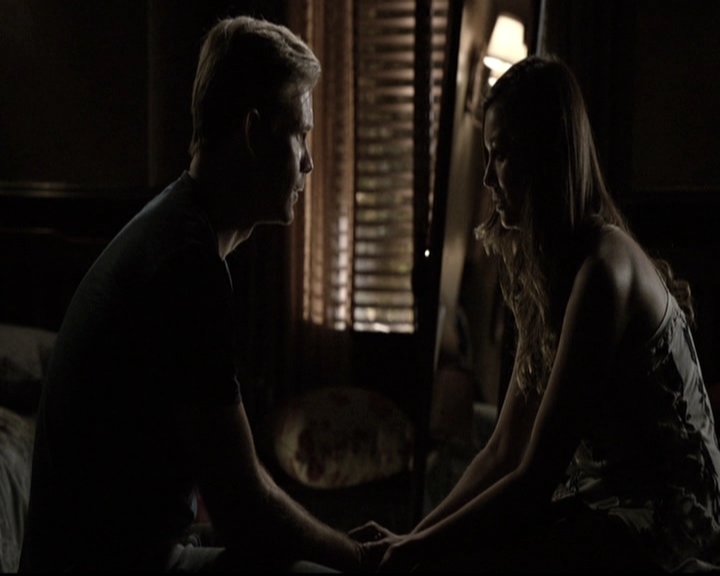 VampireDiariesWorld-dot-nl_6x02YellowLedbetter1851.jpg