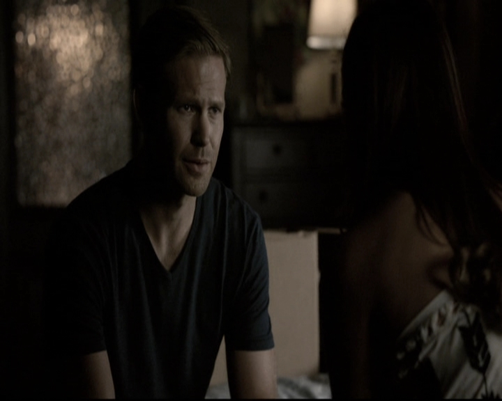 VampireDiariesWorld-dot-nl_6x02YellowLedbetter1853.jpg