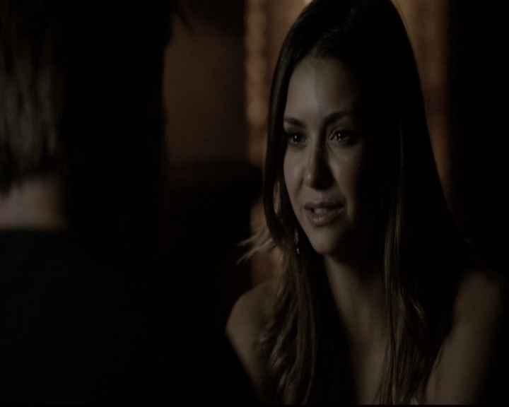 VampireDiariesWorld-dot-nl_6x02YellowLedbetter1856.jpg