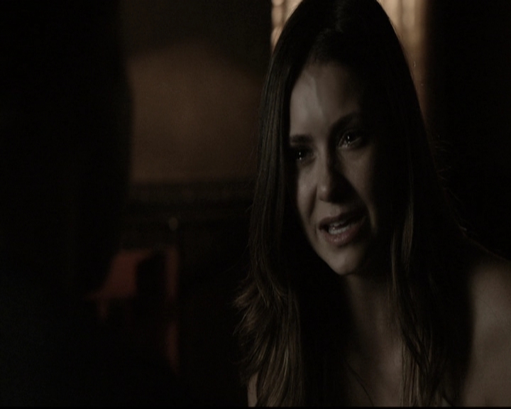 VampireDiariesWorld-dot-nl_6x02YellowLedbetter1887.jpg