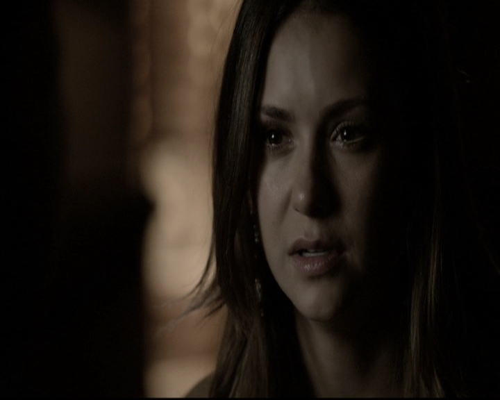 VampireDiariesWorld-dot-nl_6x02YellowLedbetter1897.jpg