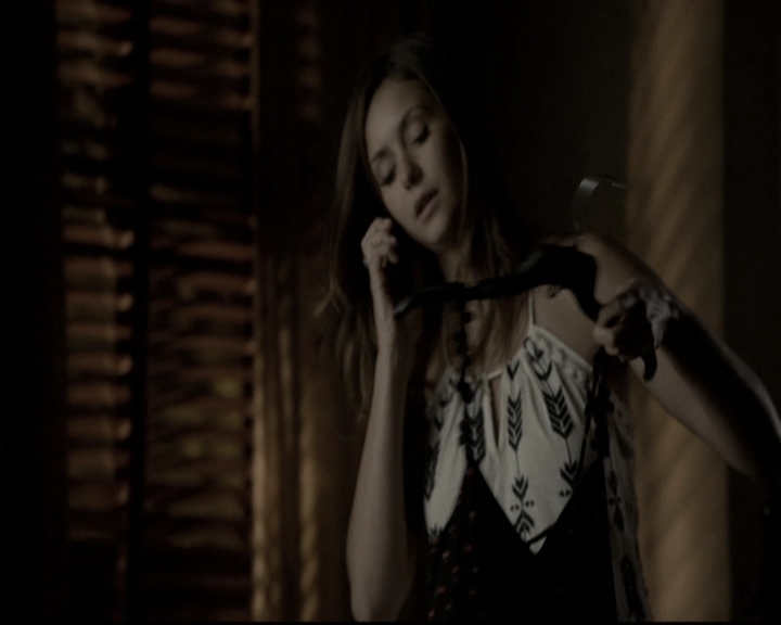 VampireDiariesWorld-dot-nl_6x02YellowLedbetter1935.jpg